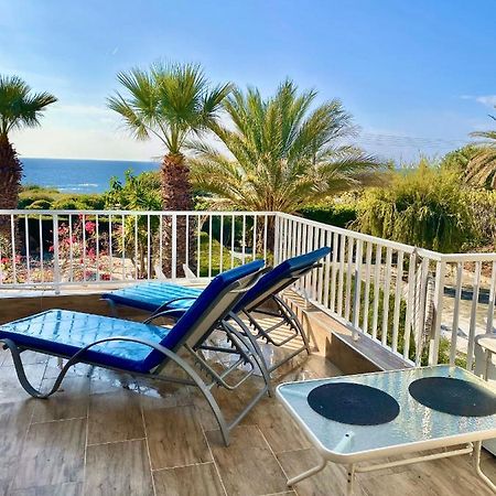 Coral Bay Modern Renovated Apartment By The Sea Paphos Exterior photo