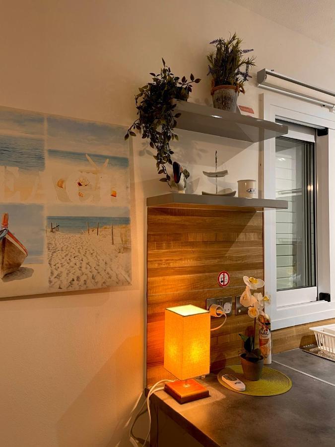 Coral Bay Modern Renovated Apartment By The Sea Paphos Exterior photo